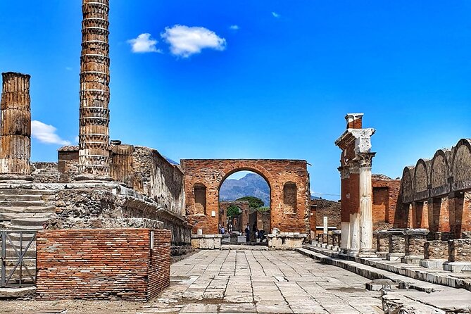 Skip the line Pompeii Guided Tour - Reaching Pompeii from Sorrento or Naples