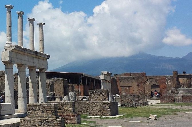 Skip the line Private tour of Pompeii from Sorrento - Teatro Grande and the Lupanare