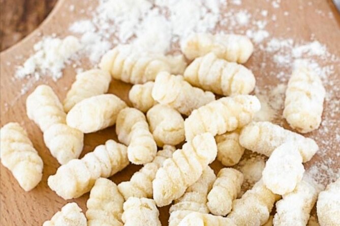 Small-Group Cooking Class in Positano: Gnocchi, Tiramisù & Drinks - Dietary needs and group fit