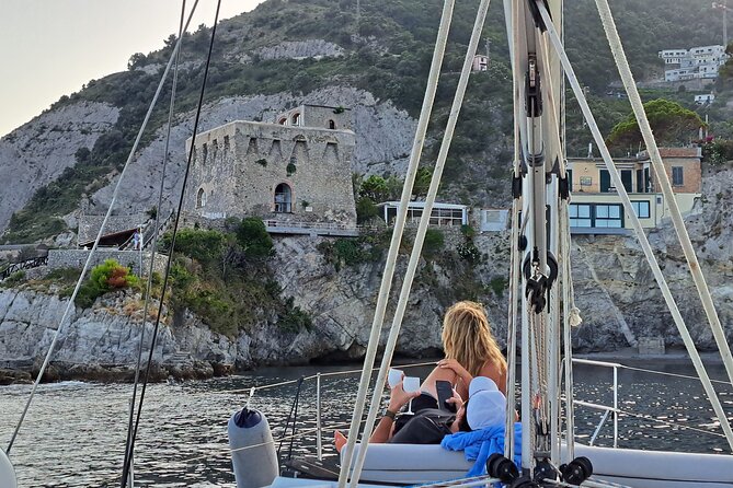 Small Group Sailing Tour in Amalfi Coast with Aperitif - Meeting in Salerno and fitting the tour into your day