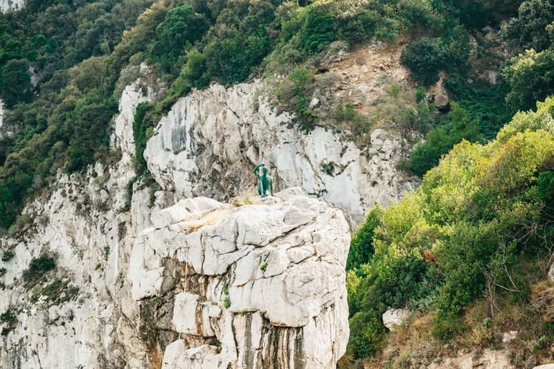 Sorrento: Coast and Capri Boat Trip with Limoncello Tasting - The Blue Grotto question