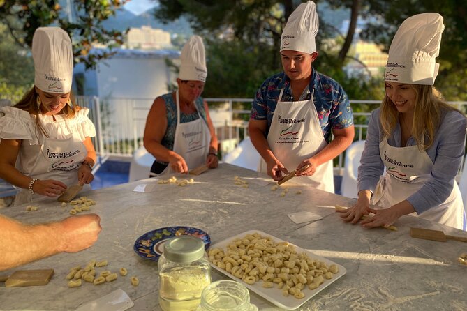 Sorrento: Cook Like a Local with a Stunning Sea View - Who will enjoy this most?