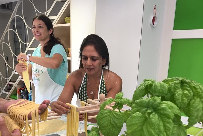 Sorrento Cooking Experience - Terry's kitchen - Starting with a welcome drink and local flavors