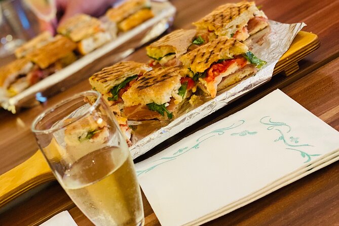 Sorrento Food & Wine Tour - 'Taste of Sorrento' - Vanessa and Lee make the meal social