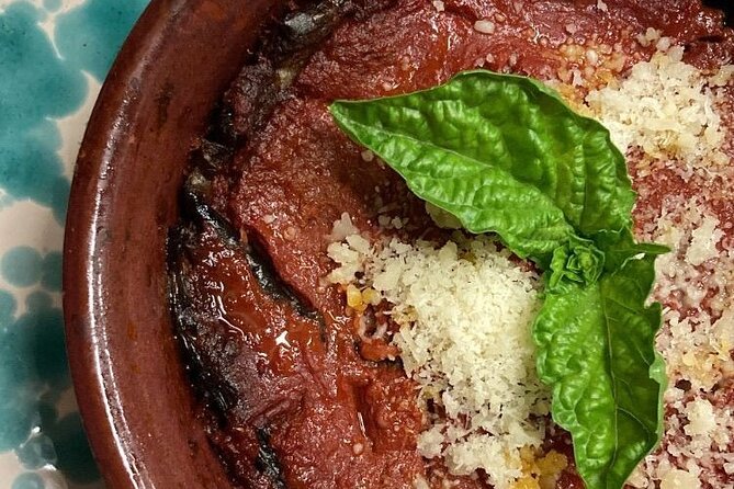 Sorrento: Gluten Free Cooking Class - Sitting down in the osteria