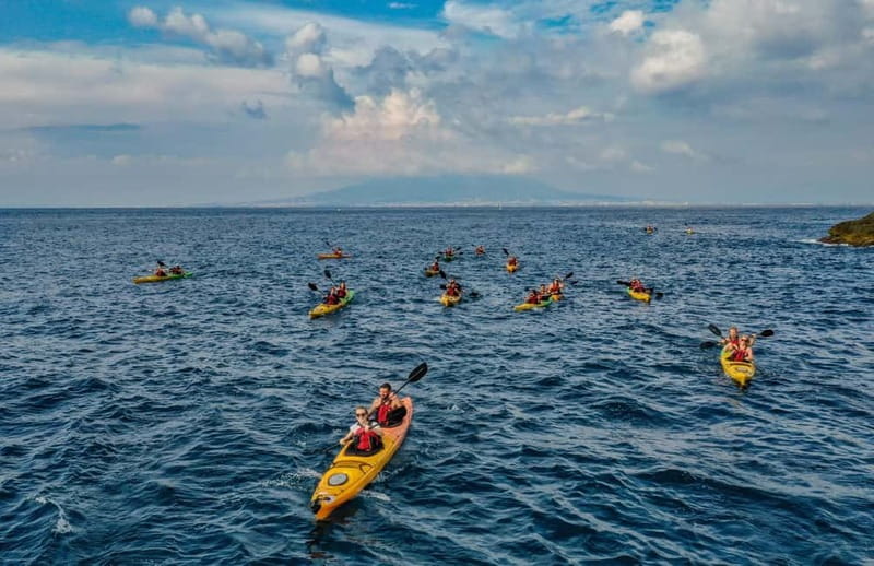 Sorrento: Guided Kayak Tour + Free 1h Paddleboarding - Equipment that makes a difference