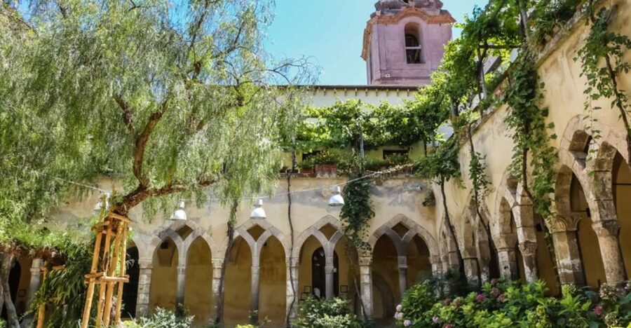 Sorrento: Guided Walking Tour & Limoncello Tasting - Meeting Mario at Piccadilly Pub