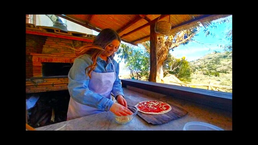 Sorrento: Half-Day Pizza Making, Wine, Limoncello & Pick-Up - Why this farm lunch is different from a pizza restaurant