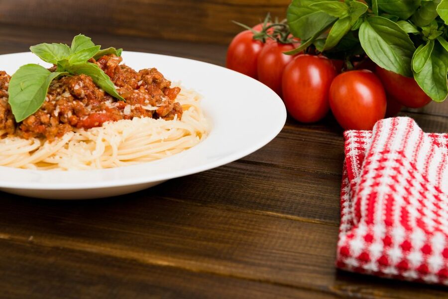 Sorrento: Hands-on Cooking Class - Rolling ravioli by hand