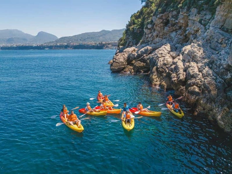 Sorrento: kayak small group tour to Bagni Regina Giovanna - Free photos make the outing easier