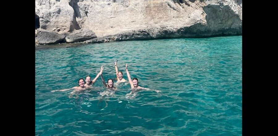 Sorrento: Luxury Private boat to Capri & visit Blue Grotto - The short cruise toward Capri