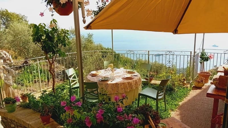 Sorrento: Marì Cooking Class in a Family Farm w/ Coast View - A family kitchen above the Sorrento Coast
