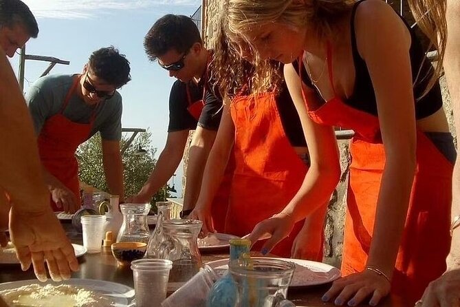 Sorrento Pizza Class with Wine, Limoncello and Transfer Included - Farm wine, local bites, and dessert