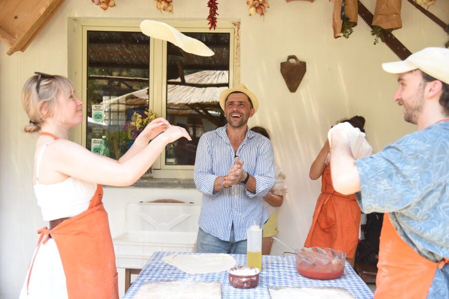 Sorrento: Pizza Lesson, Wine, and Limoncello at a Local Farm - Key points to know before you book