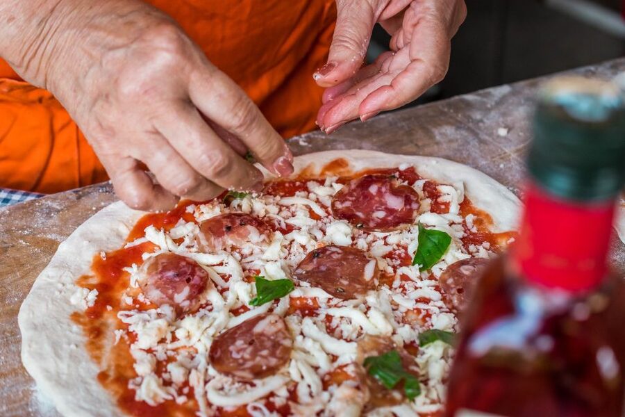 Sorrento: Pizza Making Class - Luigi’s practical pizza lesson