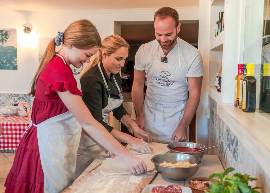 Sorrento: Pizza Making Course - Mixing dough and learning the basics