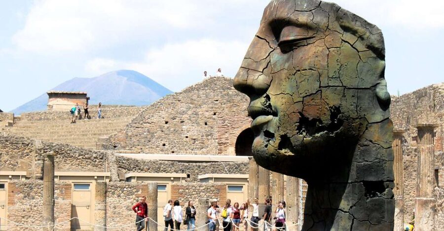 Sorrento: Pompeii and Vesuvius Day Trip with Entry and Lunch - Pompeii in two guided hours