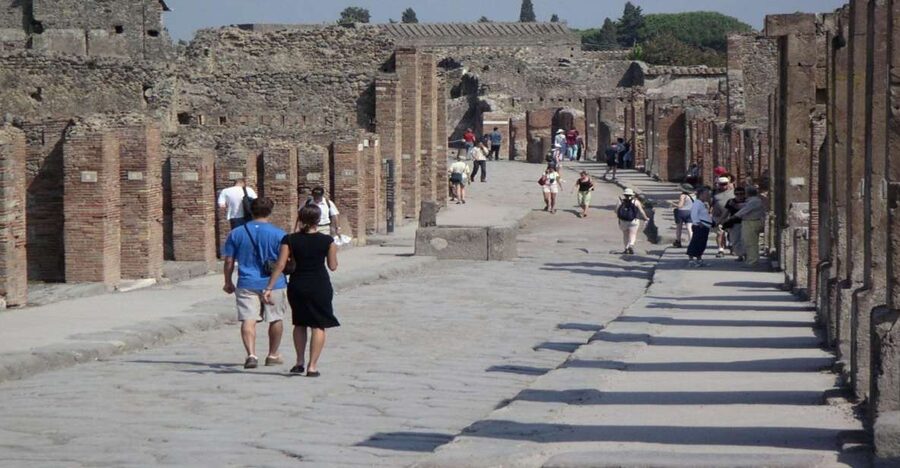 Sorrento: Pompeii & Herculaneum Tour with Skip-the-Line - Why seeing both cities in one day works