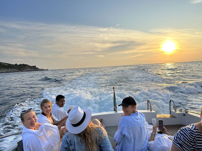 Sorrento: Scenic Boat Tour with Aperitif - Rough water and the risk of a shortened tour