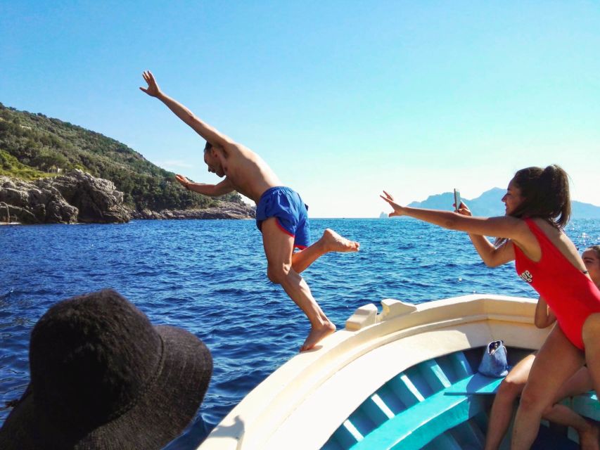 Sorrento: Sea-Fishing Tour with Lunch Onboard - Choosing between Capri town and four hours of fishing