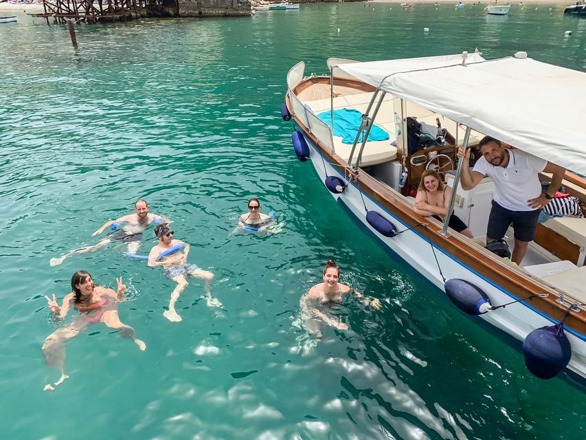 Sorrento: Sightseeing Cruise with Limoncello Tasting - Bagni Regina Giovanna and the ancient pool