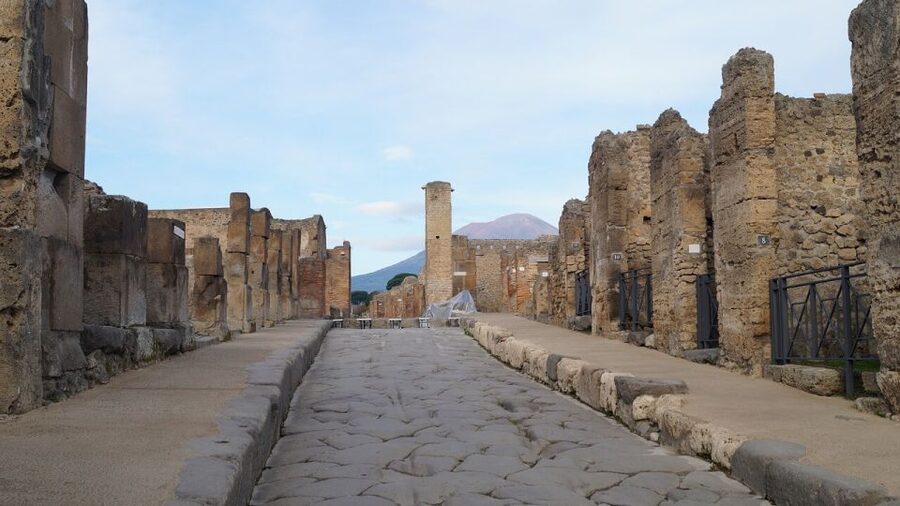 Sorrento: Skip-the-Line Pompeii Express Tour by Train - Two hours among the ruins