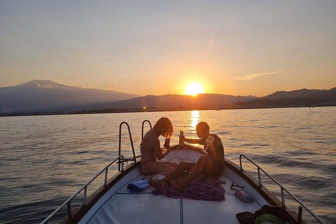 Sorrento Sunset Experience With Prosecco, Limoncello and Snacks - What makes the sunset worth the trip