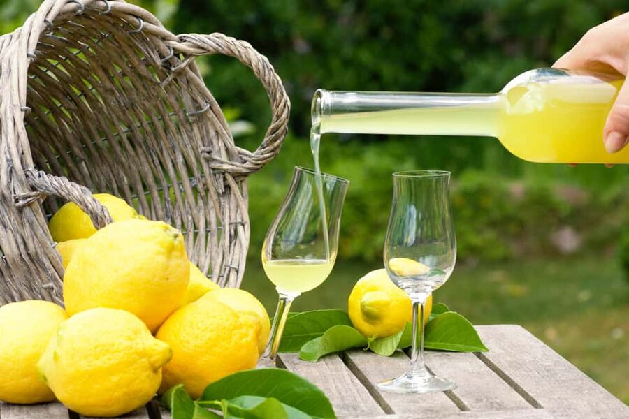SORRENTO: Sunset Limoncello Making After-Dinner Experience - What happens during the one-hour class