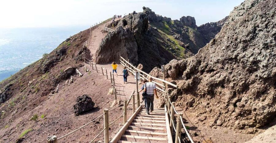 Sorrento: Vesuvius Day Trip with Entry and Lunch - Why Vesuvius makes a strong day trip from Sorrento