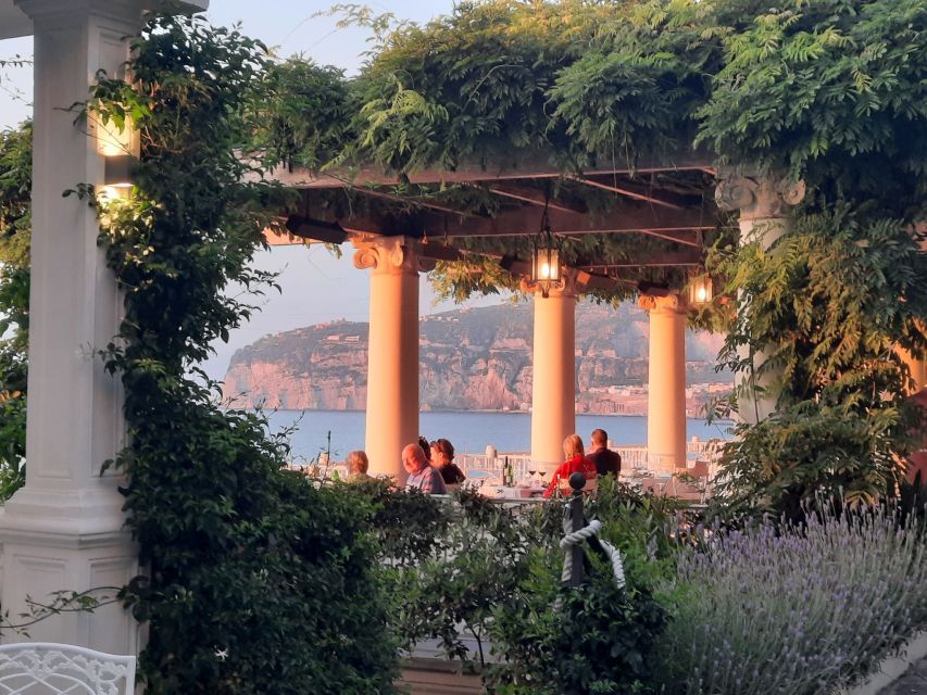 Sorrento: walking in the Grand Tour with stunning landscapes - Limoncello at Giardini di Cataldo