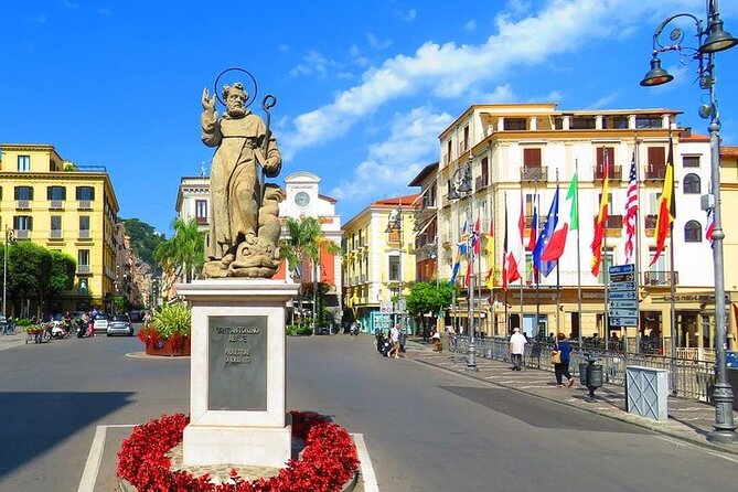 Sorrento Walking Tour & Limoncello Tasting - The tasting at Campaniadamare
