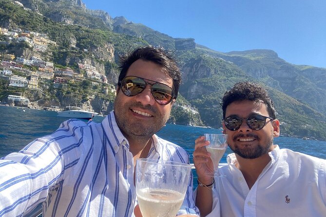 Sorrentomaxiboat tours to Capri - A private start from Sorrento at 10 a.m.