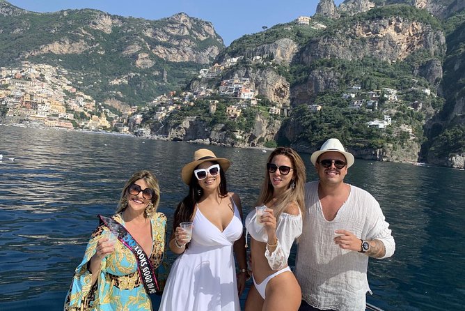 Sunset boat experience in Sorrento coast - What the traditional gozzo means for comfort