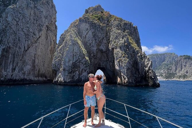 The Blue Fever: Capri island day cruise - Passing beneath the Faraglioni