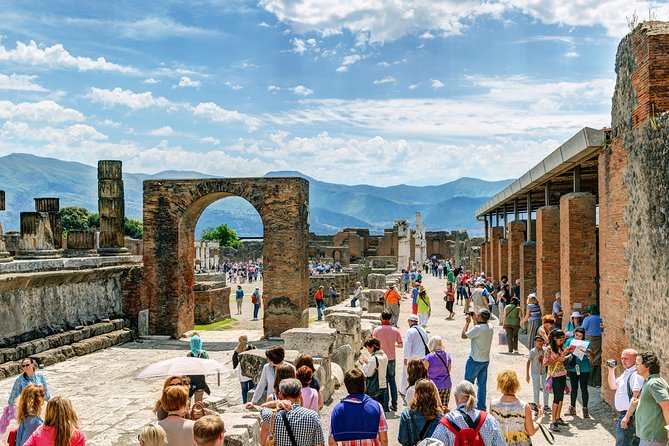 The real life in the old Pompeii tour with Archaelogical Guide All Inclusive - Why a guide changes your Pompeii visit