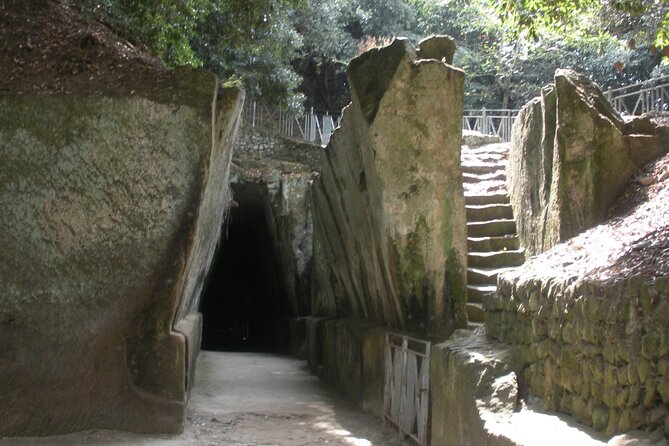 Tour in the ruins of Cuma with an archaeologist. - Key points to know before booking