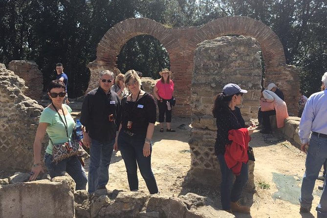 Tour in the ruins of Cuma with an archaeologist. - The Sibyl cave and its powerful legends
