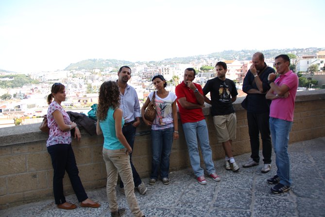 Tour in the ruins of Pozzuoli with an archaeolgist. - Entering the Flavian amphitheater in 40 minutes