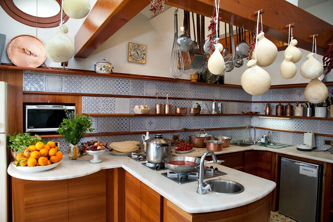 Traditional Neapolitan cooking class - Timing, price, and cancellation details