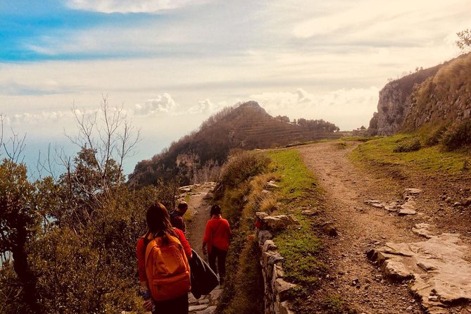 Trail of the gods with local guide Saveria Fiore "Ladybug" - Who should book this hike
