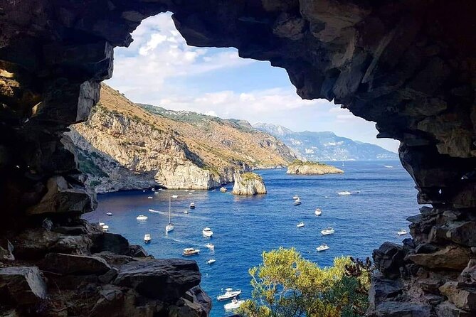 Transfer from Naples airport or station to Nerano (Massalubrense) - Meeting your driver in Naples