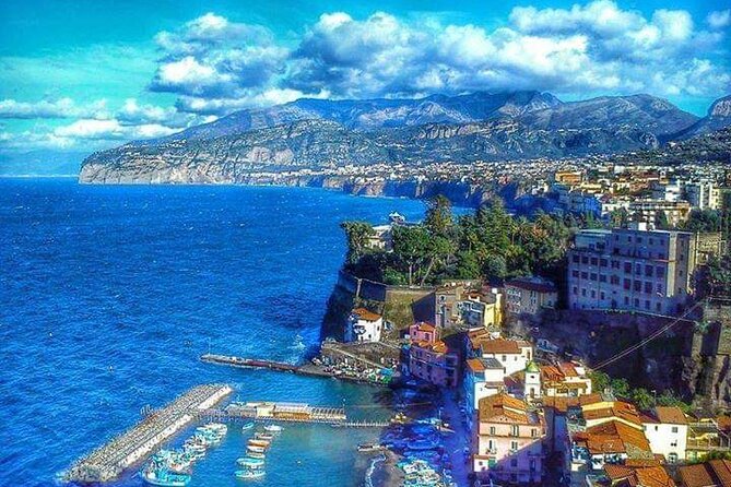 Transfer from Sorrento to Naples airport or station - Airport transfer or railway station transfer?