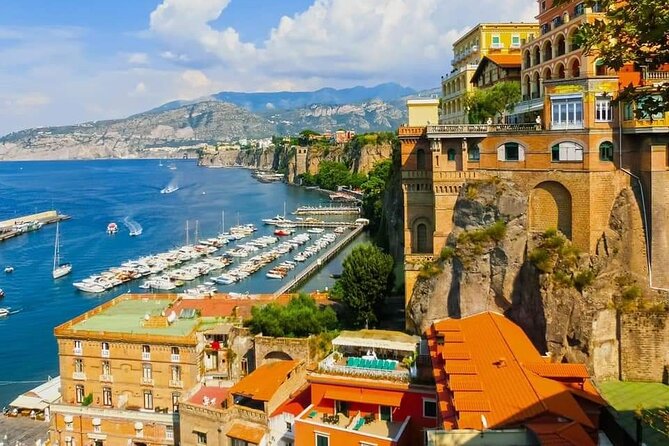 Transfers From Naples Airport Or Train Station To Sorrento - Leaving Naples with a driver waiting