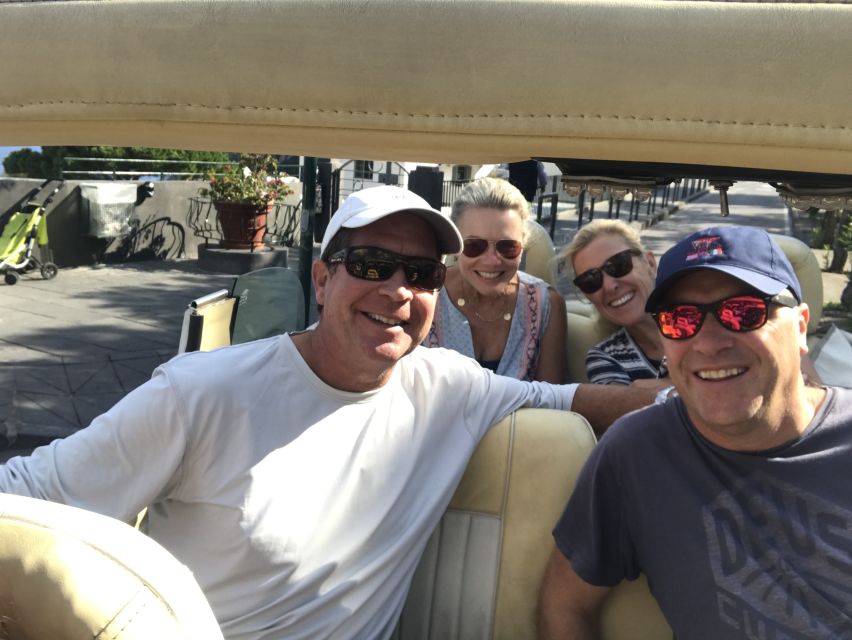 Unforgettable tour of Capri with special convertible coach - Why the convertible taxi is the star of the day